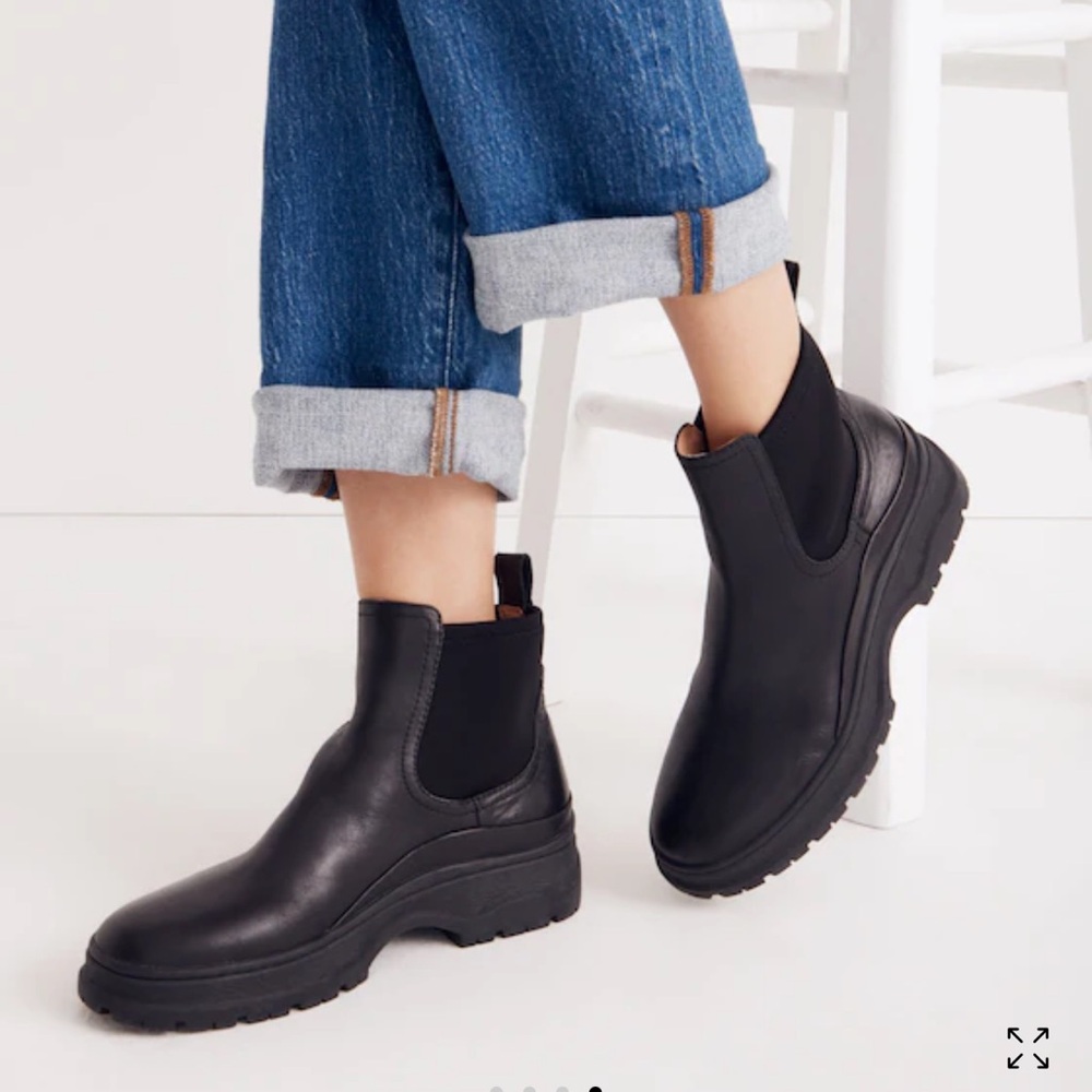 Madewell Dani chelsea lugsole boot black sz 7.5 price firm!